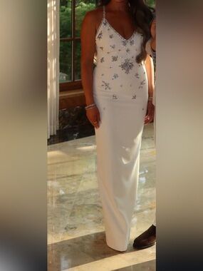 Elegant White Evening Skirt - Sleek Column Silhouette